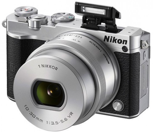 bythom nikonj5
