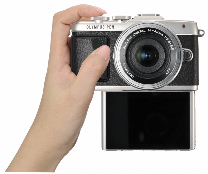 E-PL7 SLV front selfie 1442EZ SLV